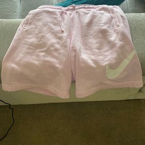 PINK NIKE SUMMER SHORTS
